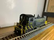 B.L.I. #2652 S.L.S.F. EMD SW-7 Diesel Loco #301 w/DCC & Par.agon 2 Sound 1:87