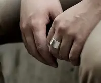 在飛比找Yahoo!奇摩拍賣優惠-S999純銀戒指 ㊣食指寬指環 主君的太陽 手工製作男女寬戒