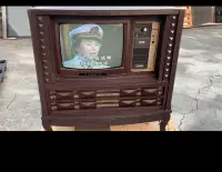 在飛比找Yahoo!奇摩拍賣優惠-SONY 20吋 古董電視 .功能正常 開關機