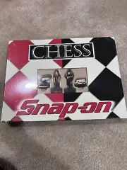 SNAP ON TOOLS COLLECTIBLE CHESS SET 2002 EDITION