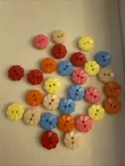 Lot Of 30 Two Holed 13 mm ( 1/2 In) Plastic Flower Buttons