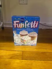 Pillsbury Premium CAKE & CUPCAKE With Candy Bits Baking Mix 15.25 oz Box