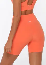 [Lorna Jane] No Chafe Aloe Vera Bike Shorts in Orange, Size - Small S Satsuma