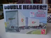 AMT 1132 1/25 Tandem Van Trailers Double Header Model Kit