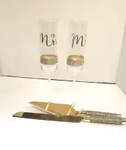 Wedding Champagne Flutes Mr& Mrs Wedding Set With Gold Cake Server & Knife IOB