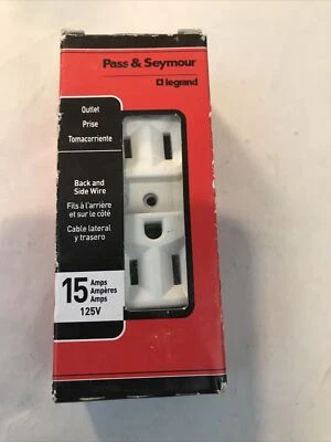 OUTLET 15A/125V. Pass & Seymour - New in box. WHITE CRB5262-WCC-2