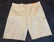 NWT Unionbay Men's Cargo Shorts 42 W 11 L Tan Khaki Cotton Spandex Item #1659773