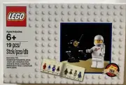 NEW Lego Sealed CLASSIC SPACE MINIFIG Set 5002812 White Spaceman & Space Droid