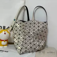 在飛比找Yahoo!奇摩拍賣優惠-三宅一生 Issey Miyake BAOBAO 10x10