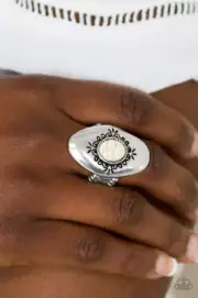 Paparazzi Ring- Stone Gardens- WhiteCrackle Stone