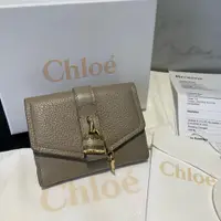 在飛比找PopChill優惠-[二手] Chloe荔枝牛皮鎖頭金屬釦頭三折短夾 大象灰