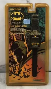 1992 Batman Returns Tiger Electronics LCD Wrist Game Burton Keaton NEW DC Comics
