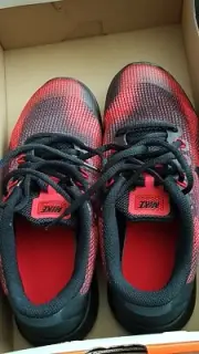 NIKE FLEX BOYS RED/BLACK RUNNING SHOES SIZE 5 AA 7397-008