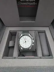 2025 OMEGA Speedmaster Moonwatch Rubber Watch 42mm 310.32.42.50.04.001 NEW B & P