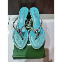 在飛比找蝦皮購物優惠-全新DIANA專櫃藍色亮鑽+寶石夾腳低跟鞋