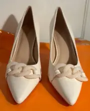 White Pumps 3.5” Stiletto Heels Cream Chain Padded Insole Size 8 Rig $39