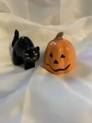 Halloween Salt and Pepper Shaker Set - Black Cat and Orange Pumpkin