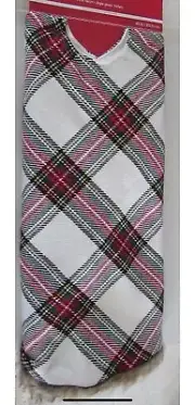 CHRISTMAS TREE SKIRT.. PLAID