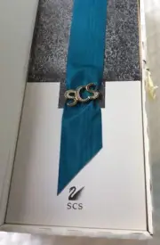 SWAROVSKI PIN "SCS" FOR MEMBERS ONLY COLLECTOR'S SOCIETY ......MIB