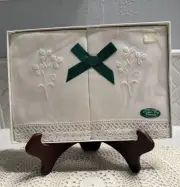 Vtg Brownlow Irish Linen Fingertip Guest Towels Flower Crochet Edge Cottage Core