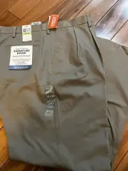 Dockers Men Signature Iron Free Classic Fit Beige Pants Size 40x32Pleated New