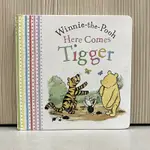 原文書 英文童書 WINNIE-THE-POOH HERE COMES TIGGER 英文繪本