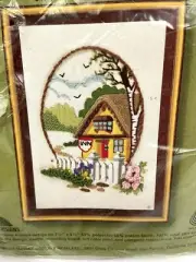 Vtg JIFFY STITCHERY KIT Country Inn By Sunset Designs Bed and Breakfast Lodging