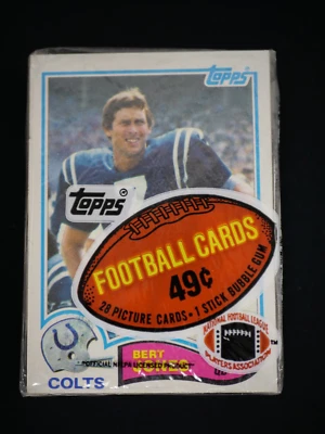 1982 TOPPS FOOTBALL FACTORY SEALED CELLO PACK W/ BERT JONES & REVIE SOREY