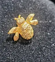 Bumble Bee Gold Lapel Tie Tack Pin 5/8"