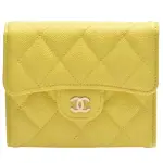 【CHANEL 香奈兒】經典金色雙C LOGO菱格粒紋牛皮釦式短夾(檸檬黃色AP0231C-LEMON-GP)