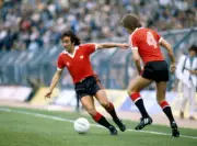 1979 Manchester Uniteds Lou Macari on the ball watched by Sammy Mc- Old Photo