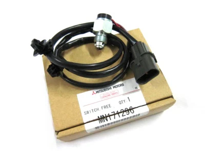 GENUINE Front Diff Freewheel Clutch Switch For Mitsubishi Triton ML MN 2006-2015 (for: Mitsubishi)