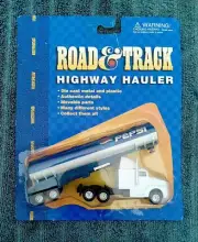 Vintage PEPSI COLA Soda Road & Track Highway Hauler Delivery Truck New In Box