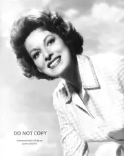 MAUREEN O'HARA LEGENDARY ACTRESS - 8X10 PUBLICITY PHOTO (ZY-003)