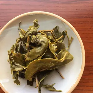 仙記名茶 阿里山珠露茶-高山烏龍綠茶（半球形）（ 通過產銷履歷認證 珠露產銷班班員 來自阿里山石棹茶區的高山茶 ）