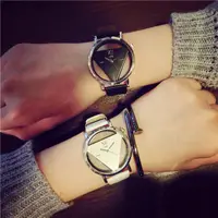 在飛比找蝦皮購物優惠-韓版簡约手錶男表學生ulzzang創意個性時裝飾女錶時尚潮流