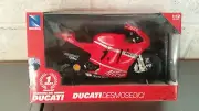 Casey Stoner. Ducati Desmosedici. 2008 1/12 Newray