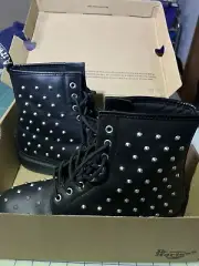 Dr. Martens 1460 Stud, Wanama, Men Size 10, Women 11