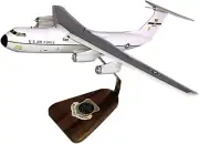 USAF Lockheed C-141A Starlifter MAC White Gray Desk Top Model 1/100 SC Airplane