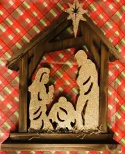Nativity Scene*BB Ranch*Wood Cut-Out*3 Gold Figures inside Manger*Glitter Front