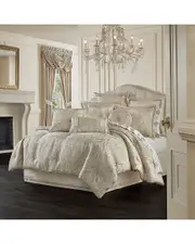 J. Queen New York Trinity Comforter Set