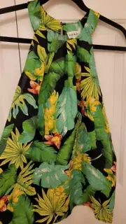 Nicole Miller top size S NWT FLORAL linen/rayon