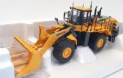 Universal Hobbies 1/50 Scale Diecast UH8153 - Komatsu WA600-8 Stone Handler