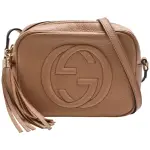 【GUCCI 古馳】經典SOHO DISCO系列大LOGO流蘇吊飾小牛皮斜背包(奶茶色308364-520981)