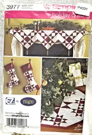Simplicity Pattern 3977 OS Holiday Quilting Tree Skirt,Stocking, Mantel Scarf