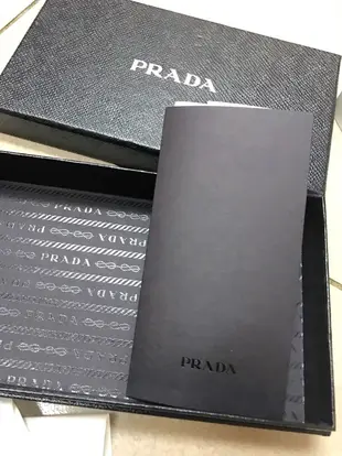 二手 Prada 紅色長夾