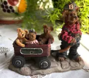 BOYDS BEARSTONE FIGURINE - HUCK WITH MANDY, ZOE, AND ZACK ...ROLLIN ALONG