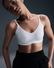 Nike Alate Minimalist Women's Light-Support Padded Convertible Sports Bra
