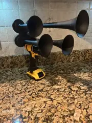DeWalt Compressor Driven Quad Train Horn