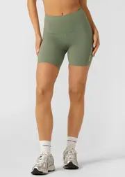 [Lorna Jane] Lotus No Chafe Phone Pocket 16cm Bike Shorts in Green, Size - XS XS Light Khaki